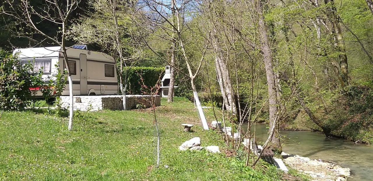Mobile Home Slapnica U Parku Prirode Zumberak Krasic Exteriér fotografie